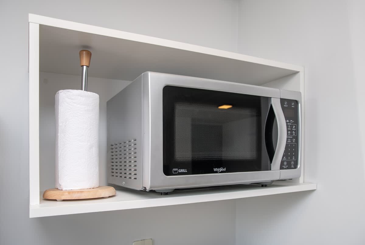 b81841e8 9fe0 46 kE ZH