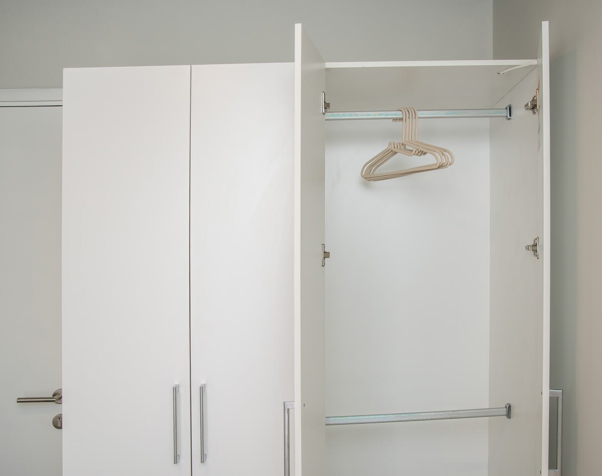 92e7ffdd 32f1 4c A0 Hv