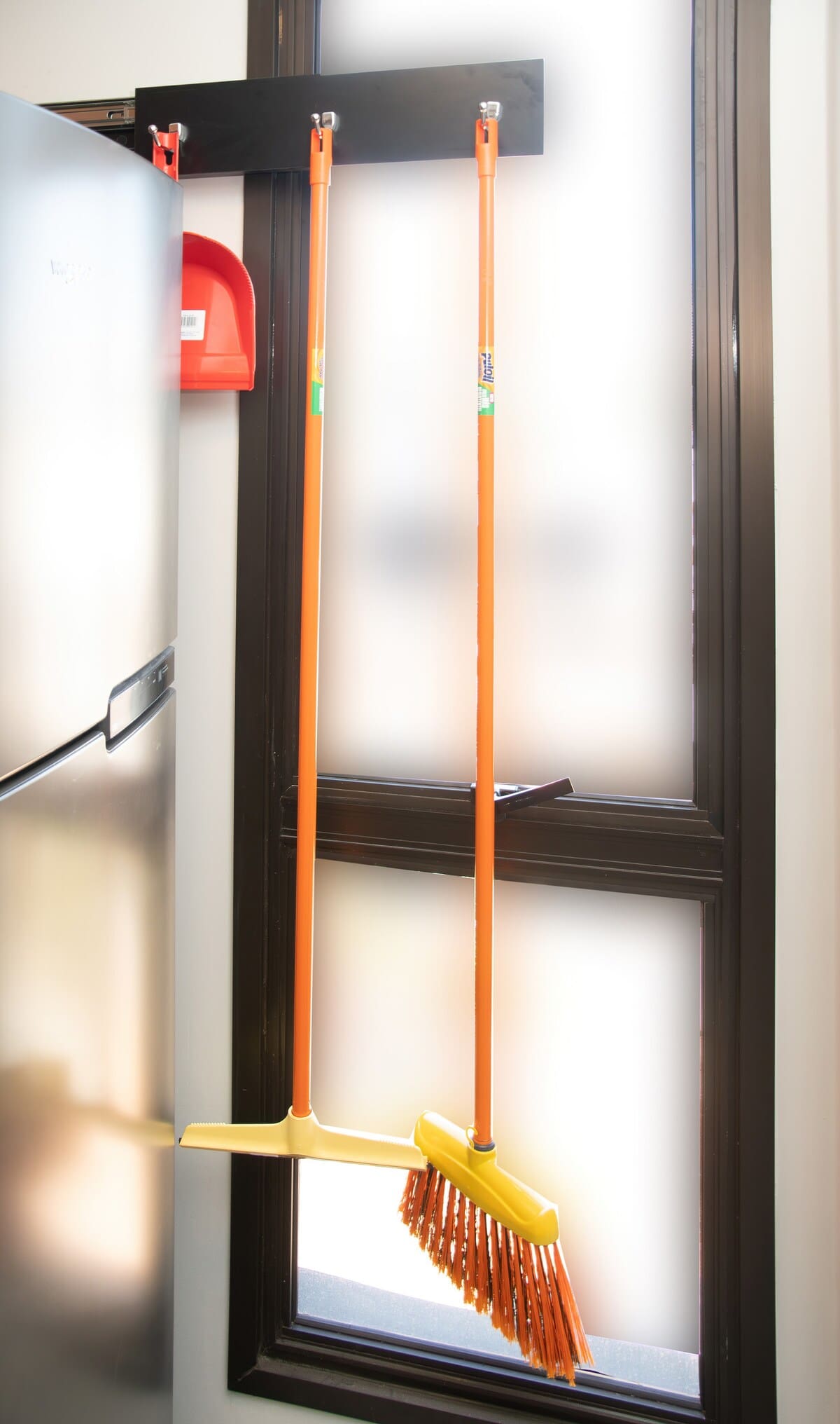 Escoba, palita, balde, etc