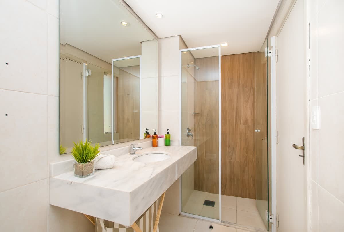 b5409de1 8af4 49 uuwCt