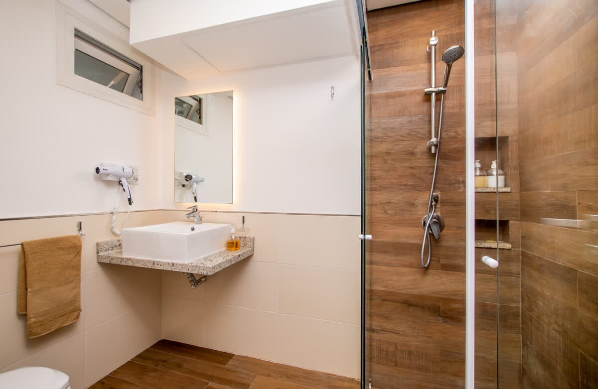 064773cf 7a77 4a z70mz