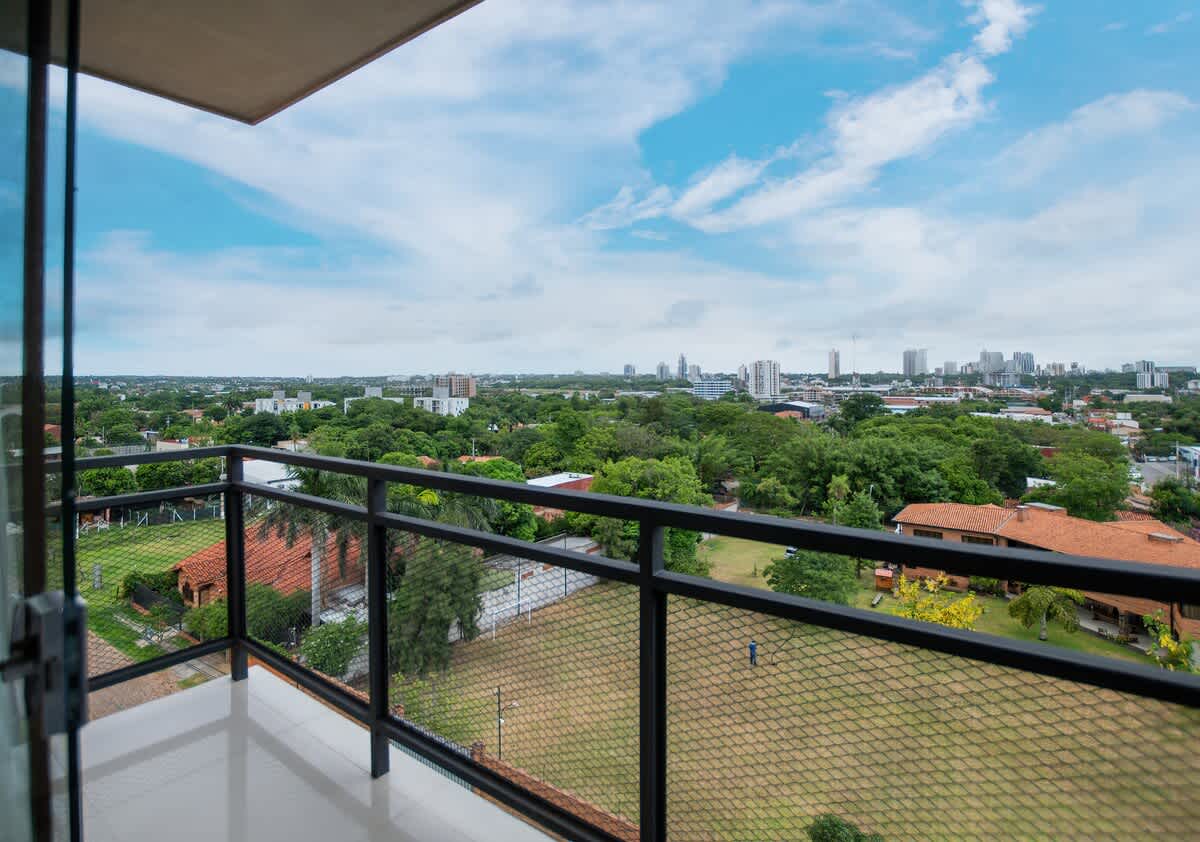 Balcony to view the beautiful city view