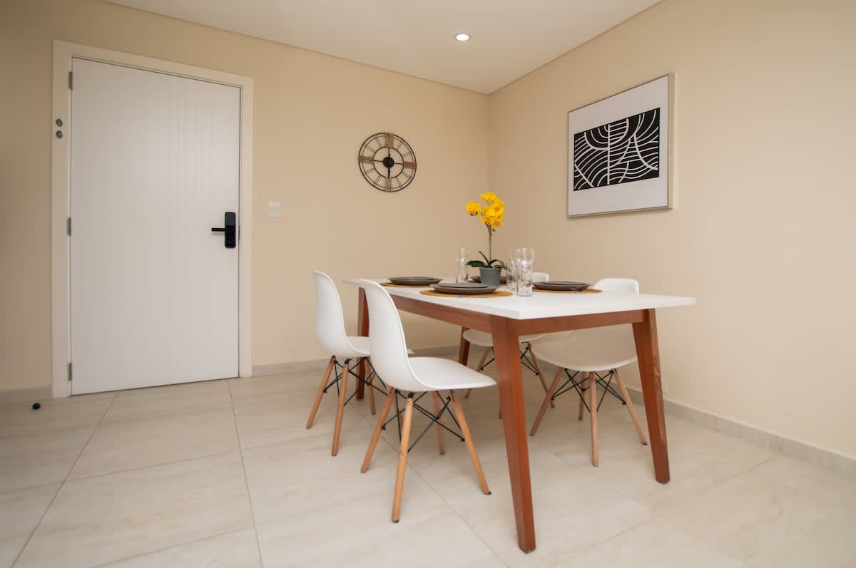 13c979d0 0bb8 43 6YljT