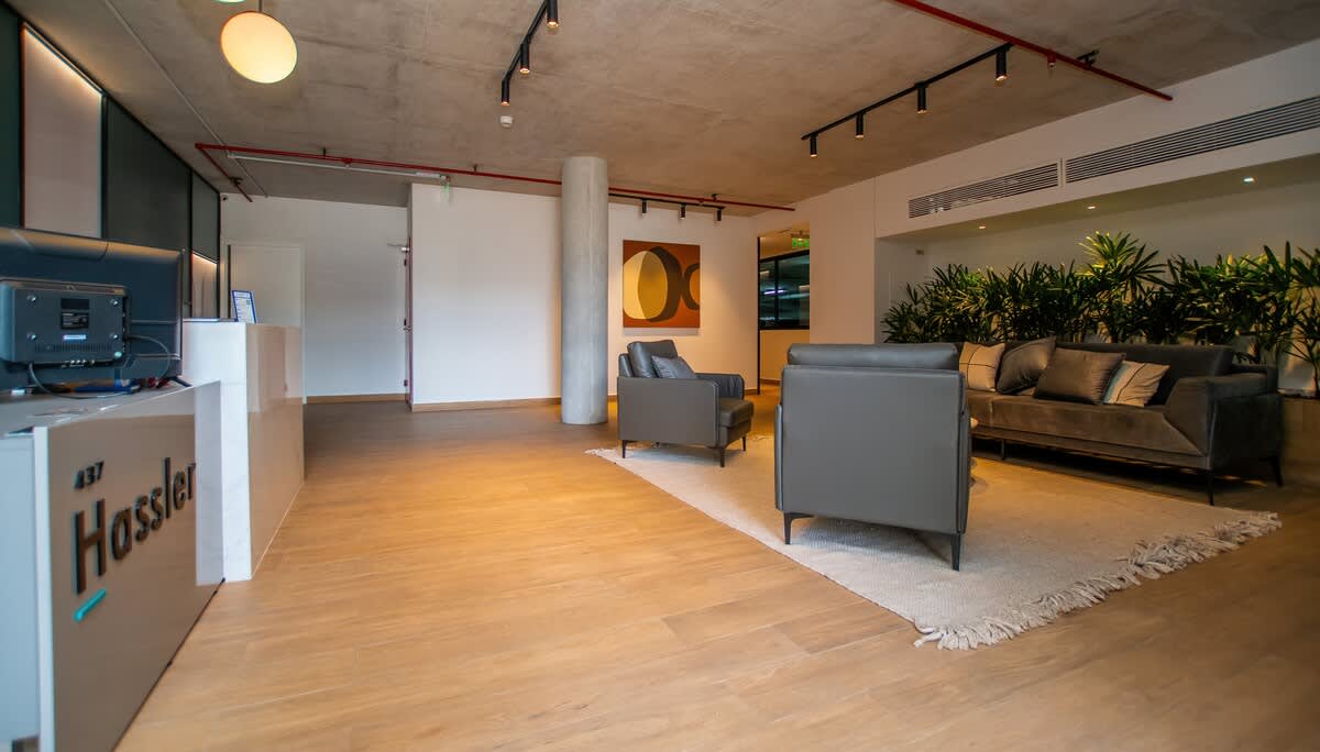 c4494fd4 163d 4b hL8M