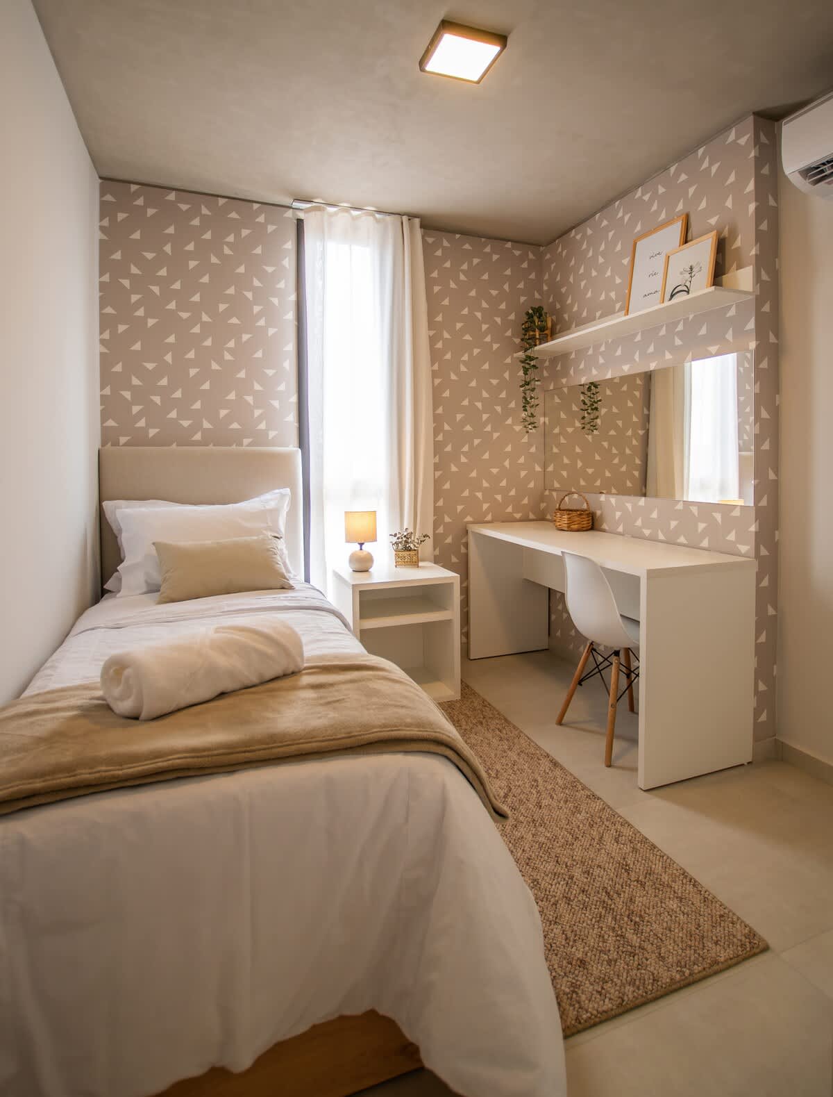 c3b92c28 5dbb 42 4AUXg