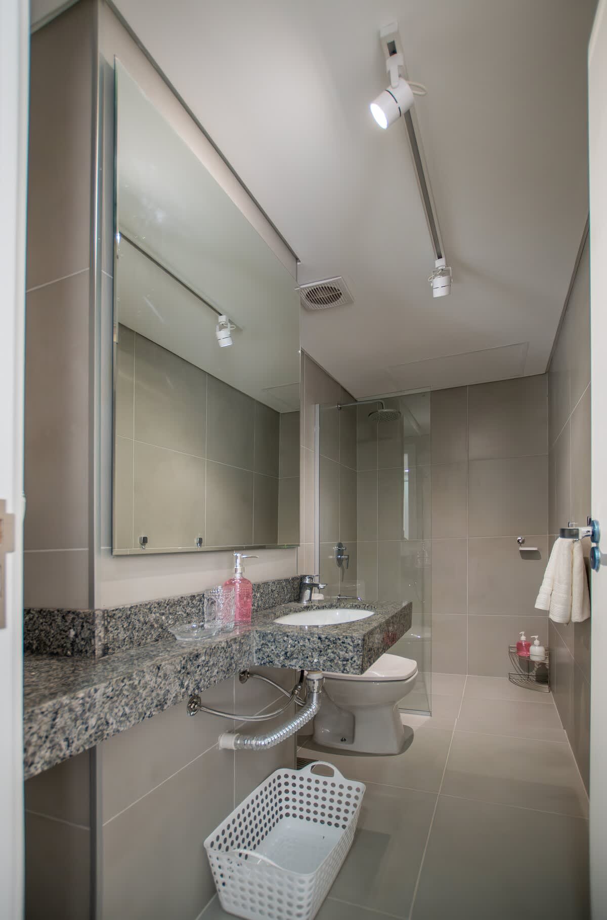 a85ced4e f217 4b 6Dv2q