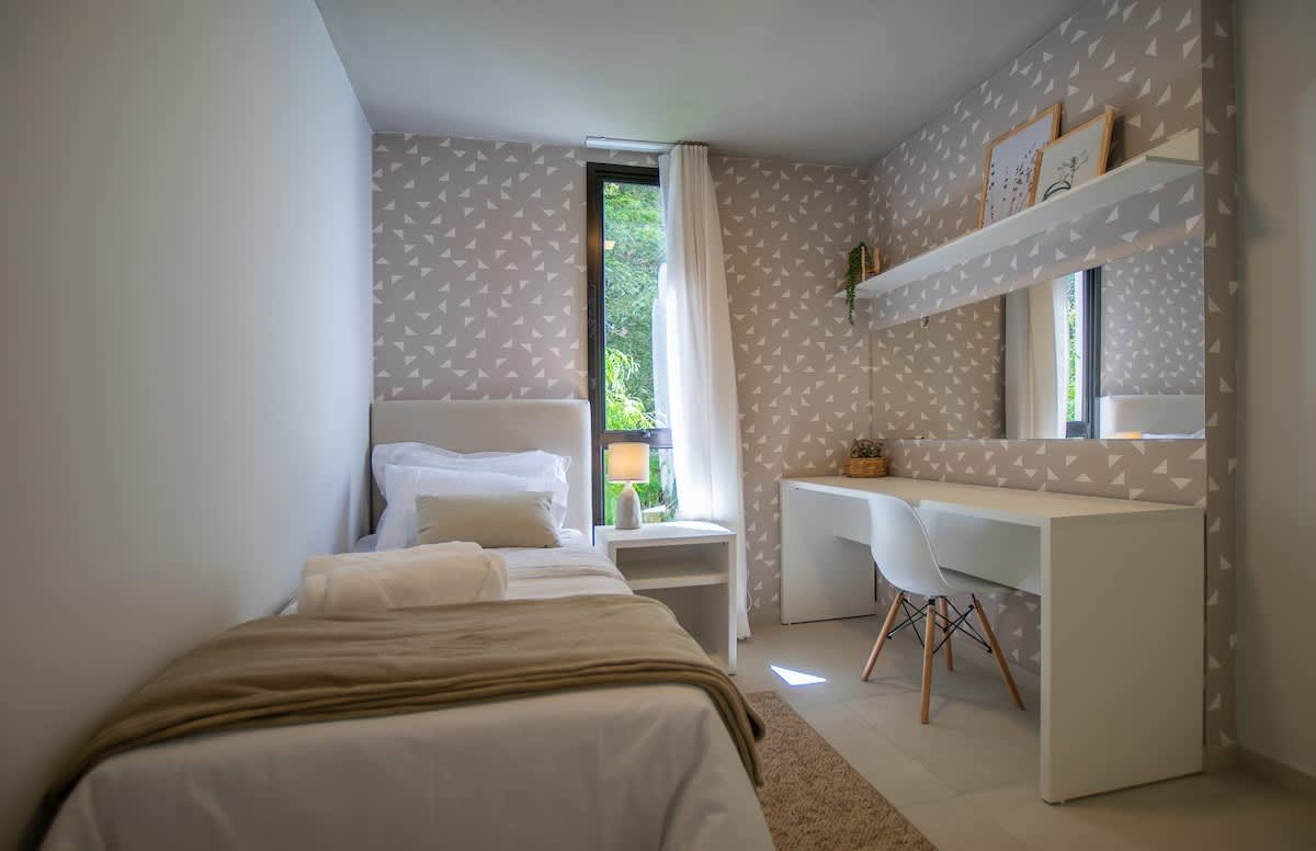 cba8af89 b7e4 49 vGH4l