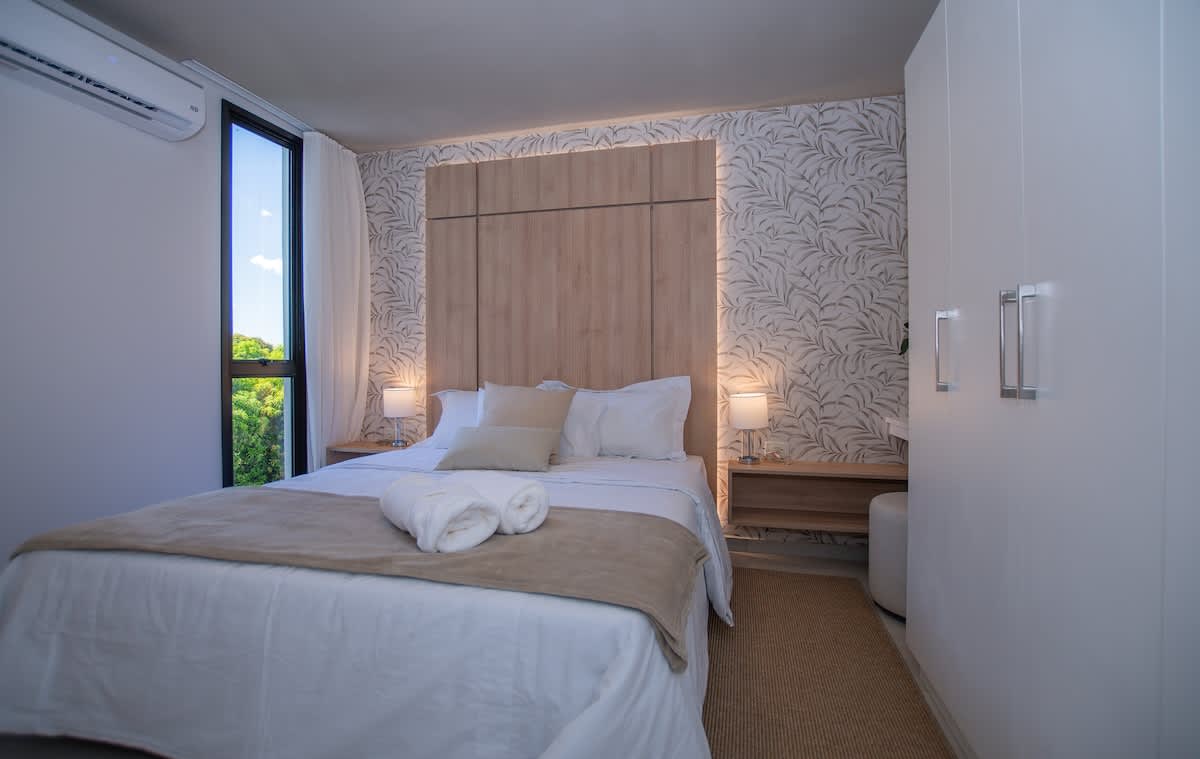 01a81093 b8e4 40 OyObT