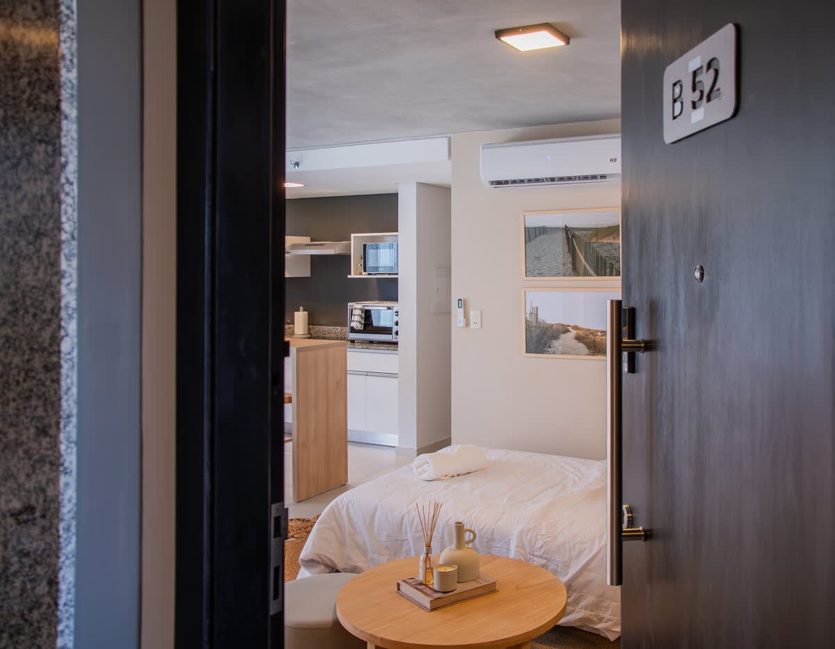 05b1e8b4 ba75 4c pZ5 9