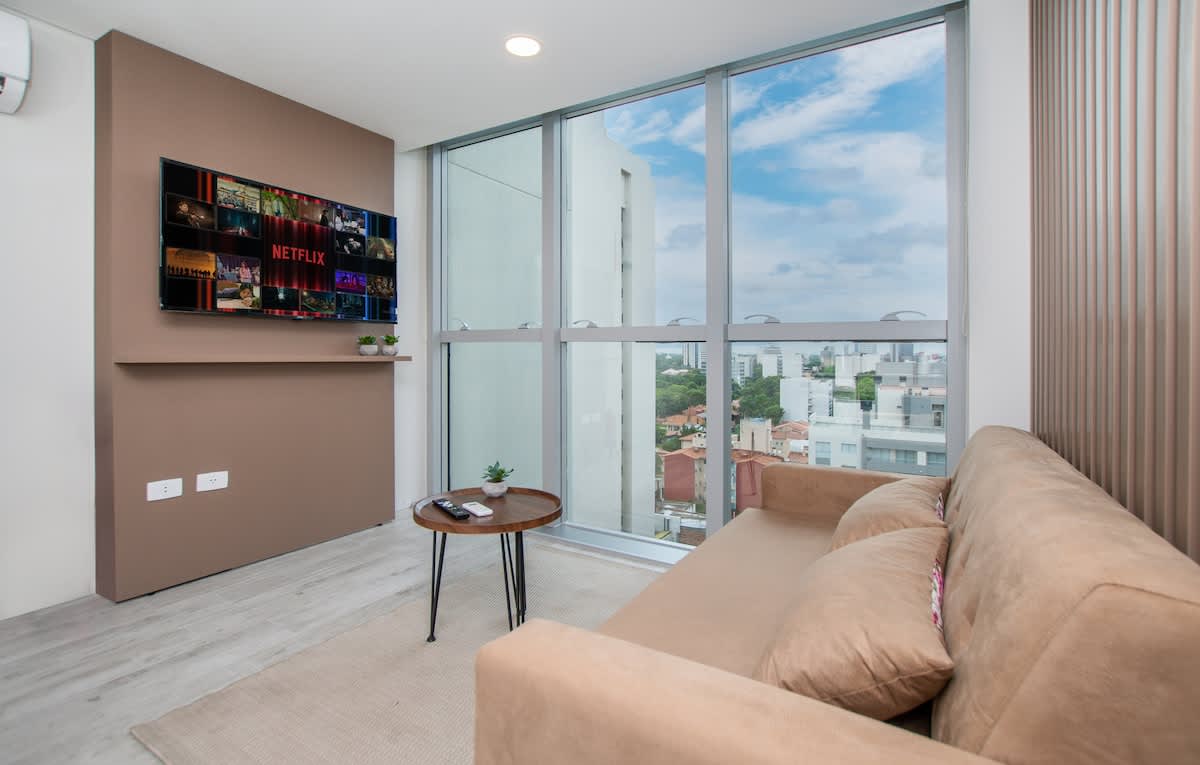 78fd7065 3a53 40 J8H8