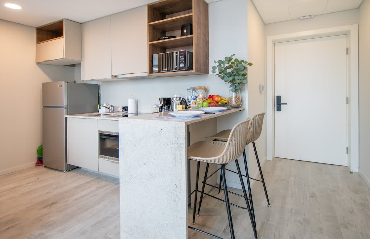 89fe439e 6f68 40 37 J4