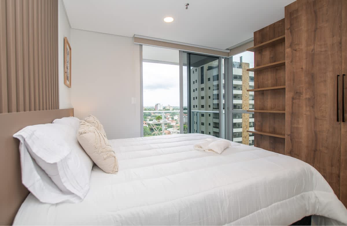 e241aeda b914 4e fH8 N