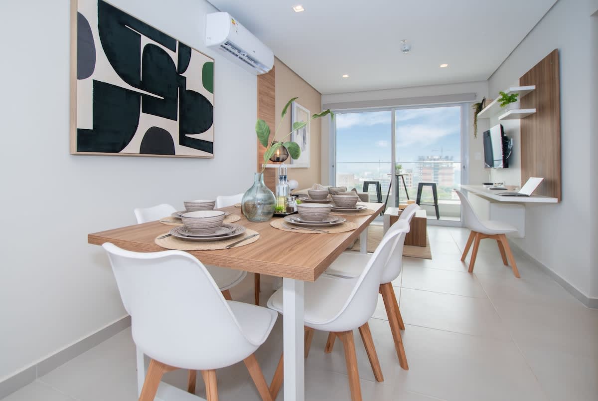 b5a3a8c2 2556 43 DkeJg