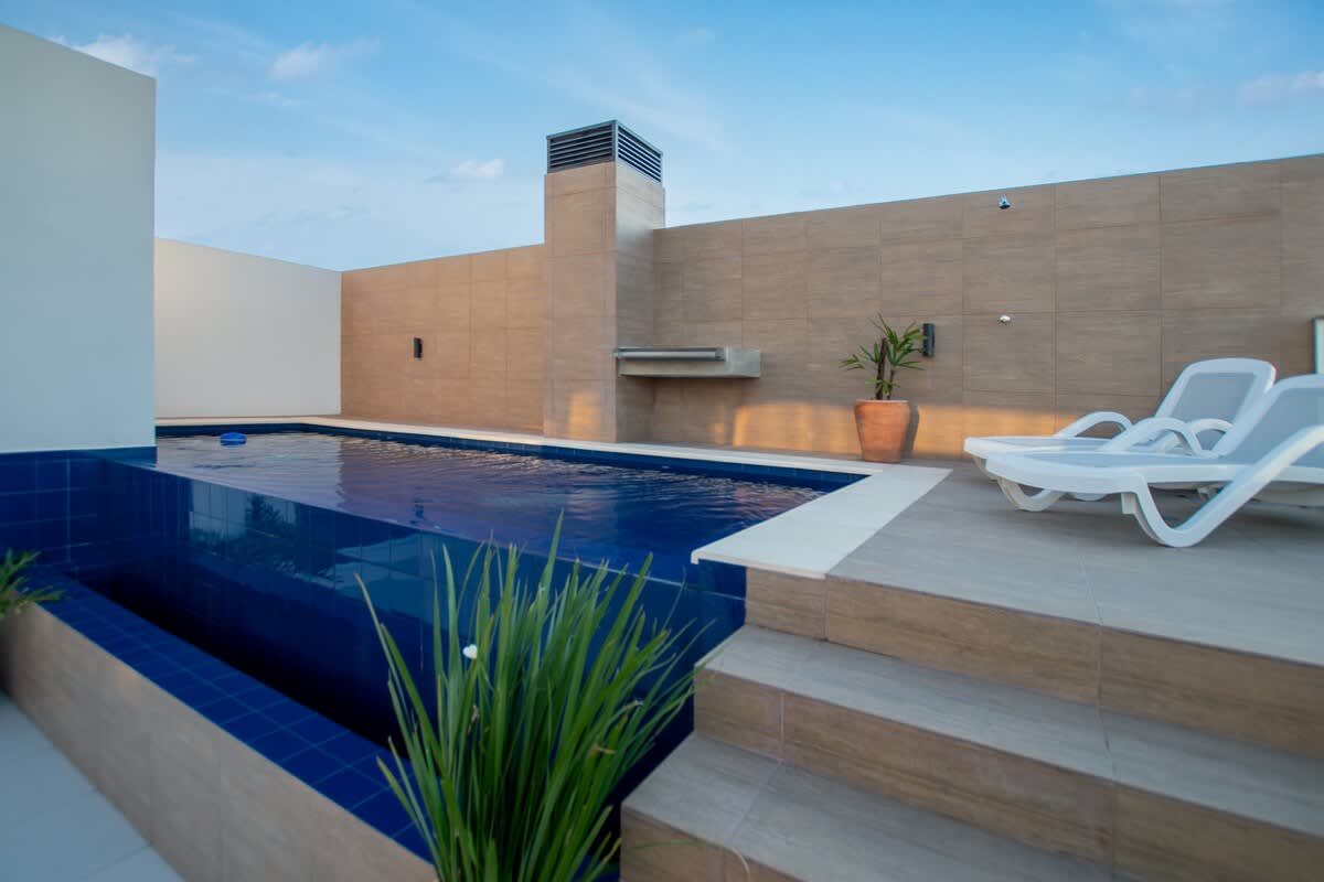 5bc7bcff 4988 4f M Qz7