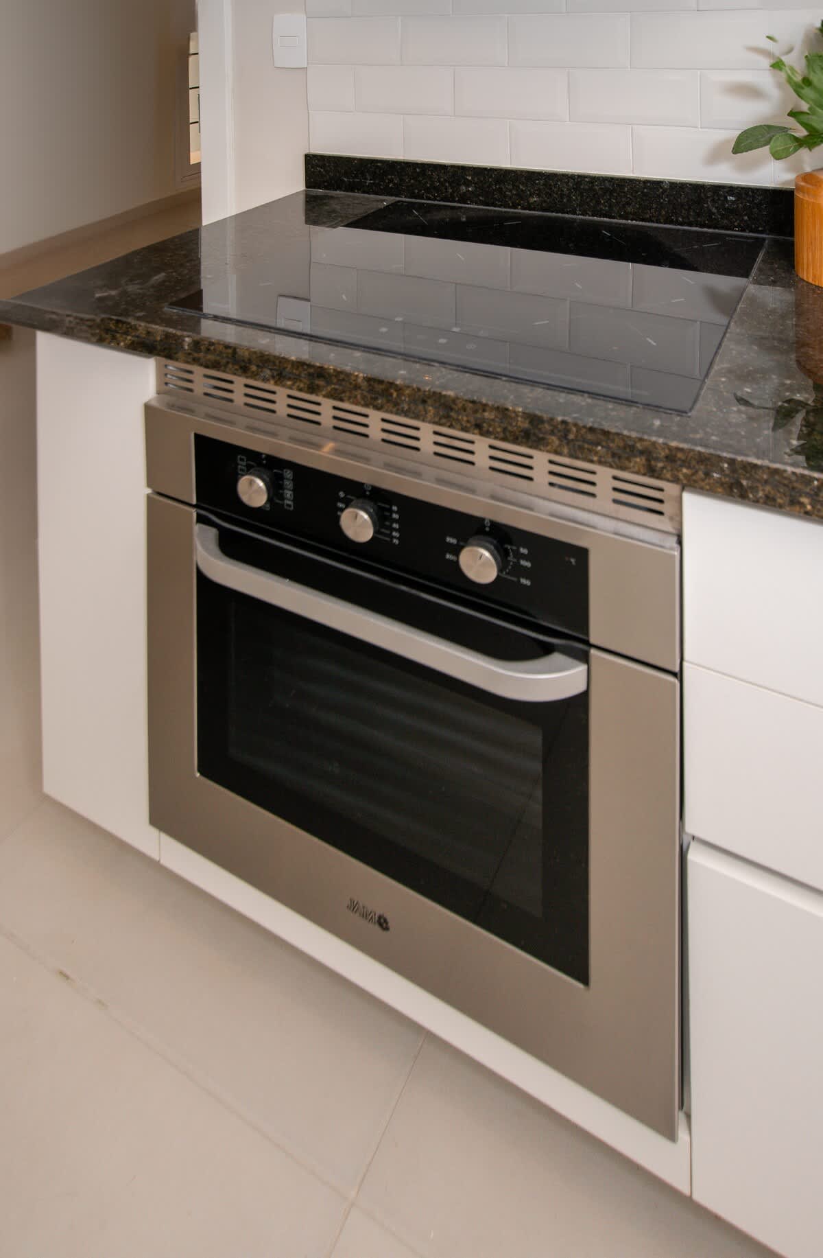 377bb7c4 053e 4e O5R