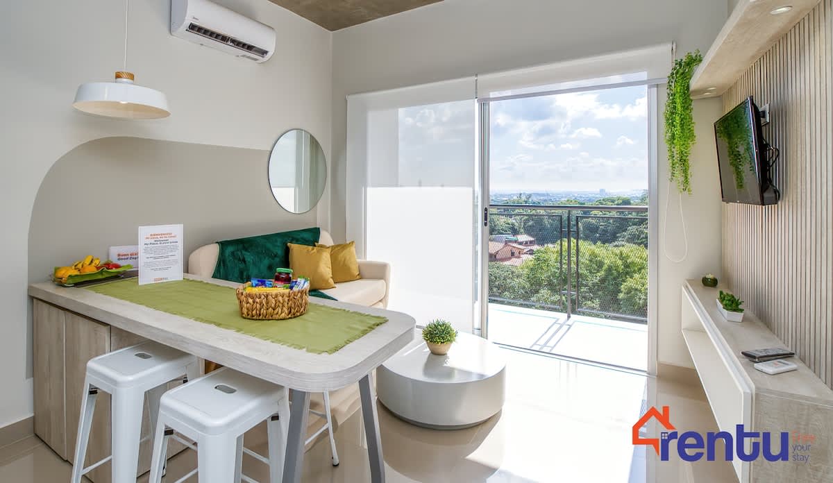 Cozy & Bright 1-Bedroom Apartment