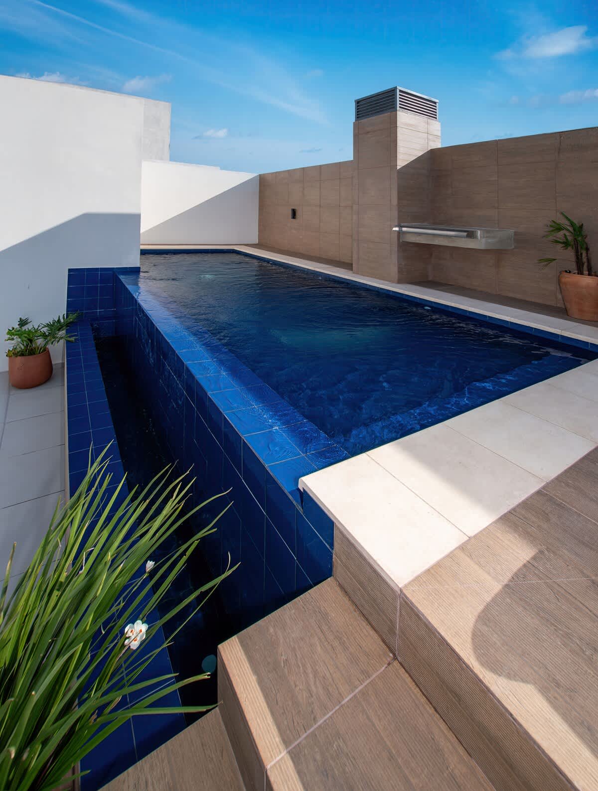 40db81d1 444a 49 AK2iv