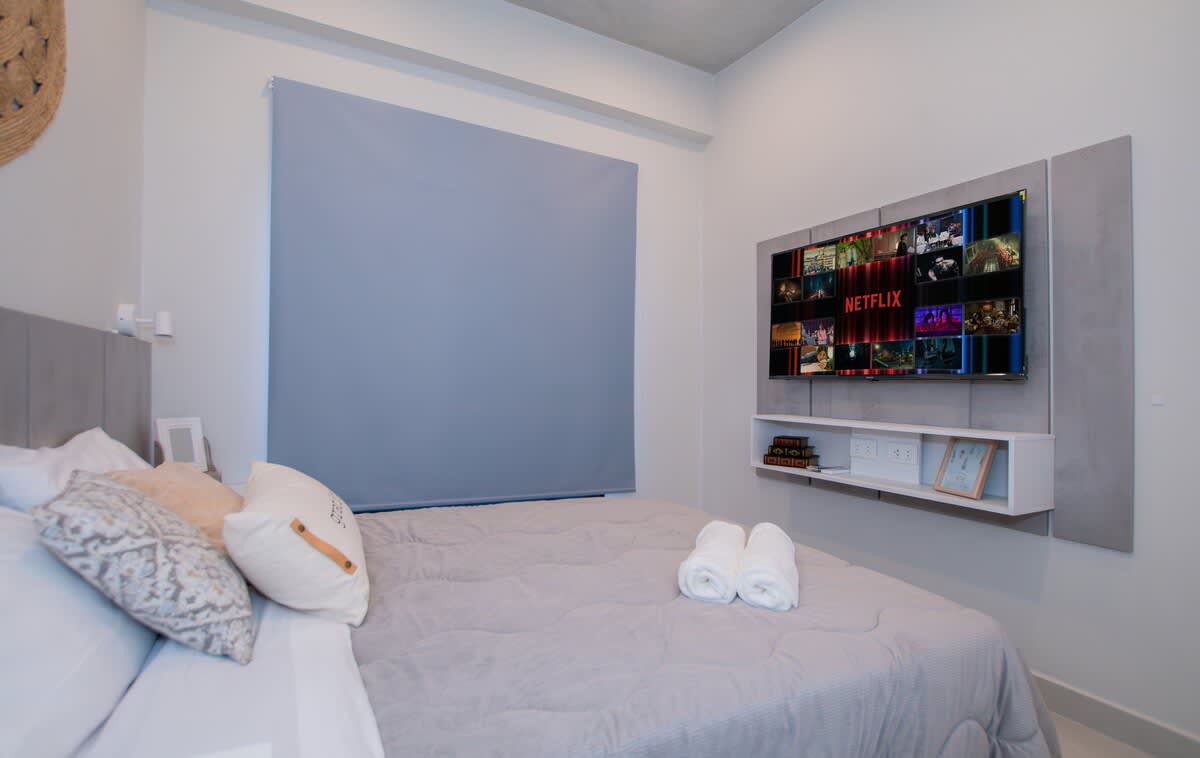 d60e8720 20f6 42 BONQ