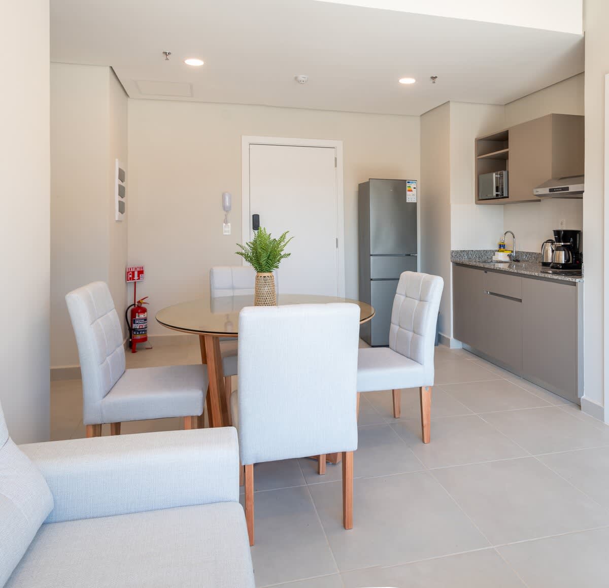 3f5fbe35 8ee7 44 AVKMC