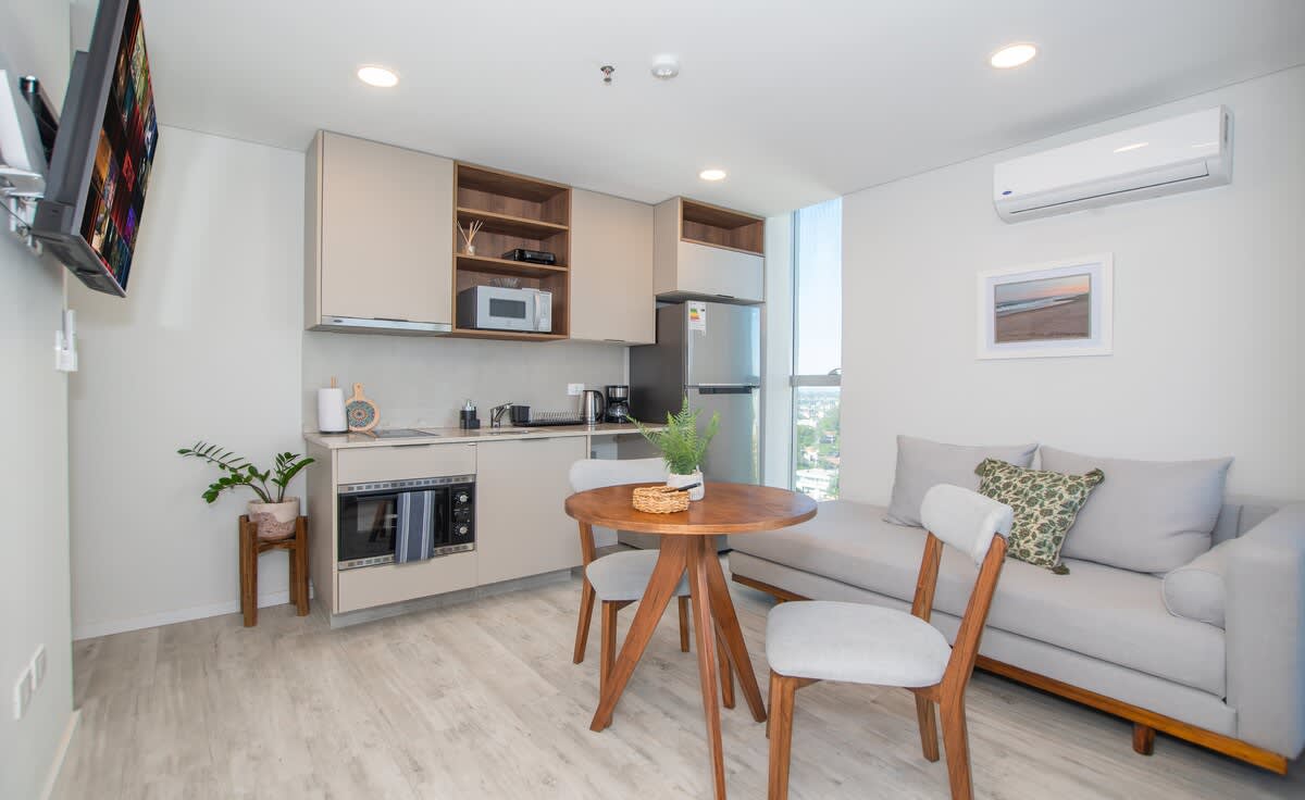 1b11a525 45db 40 AodB