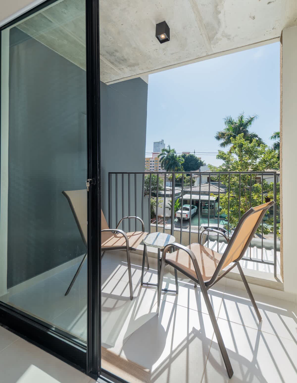 6944b98c acf5 4d dzauC