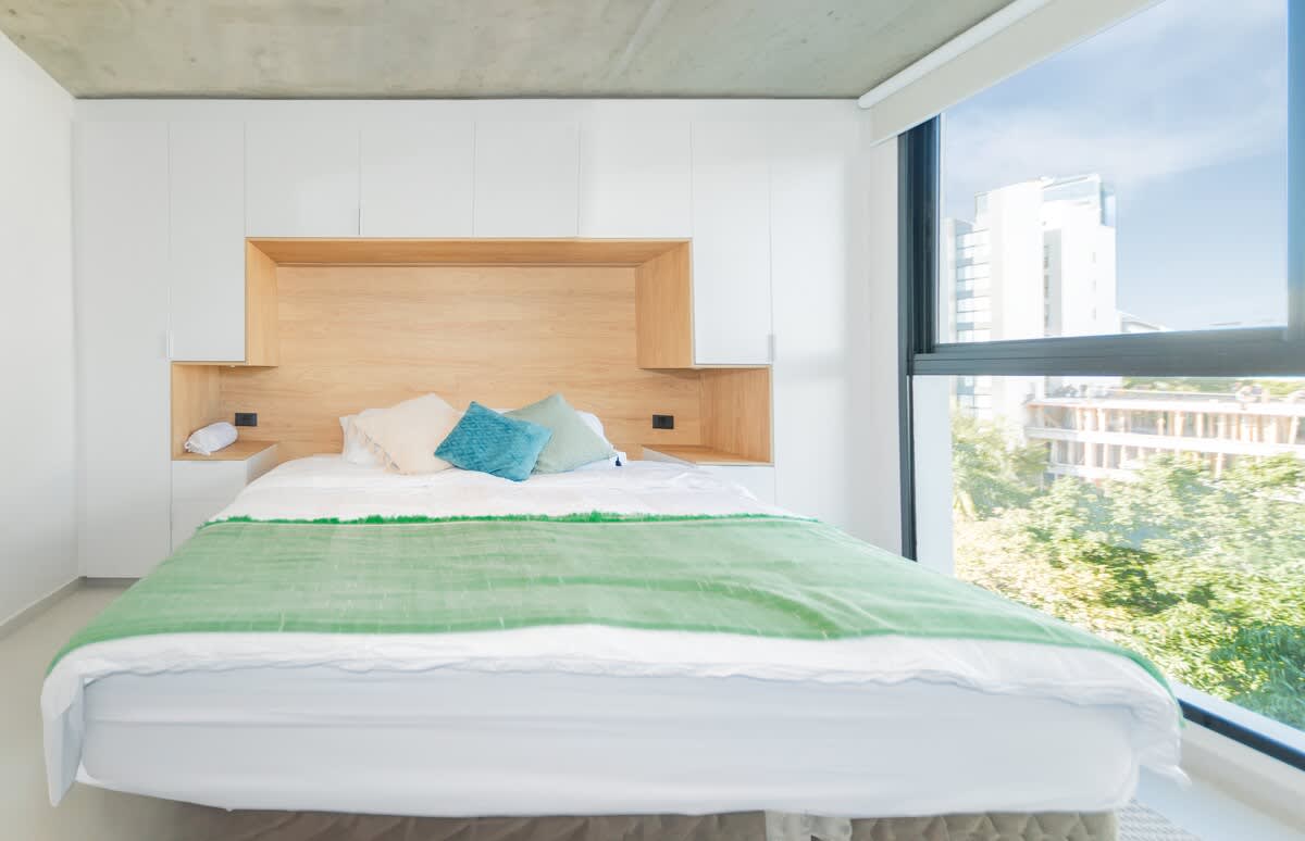 fbe7eb57 b975 4b 7cIo6