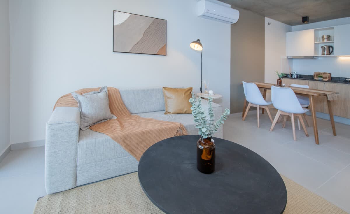 30ba49aa 43b7 40 i0mqp