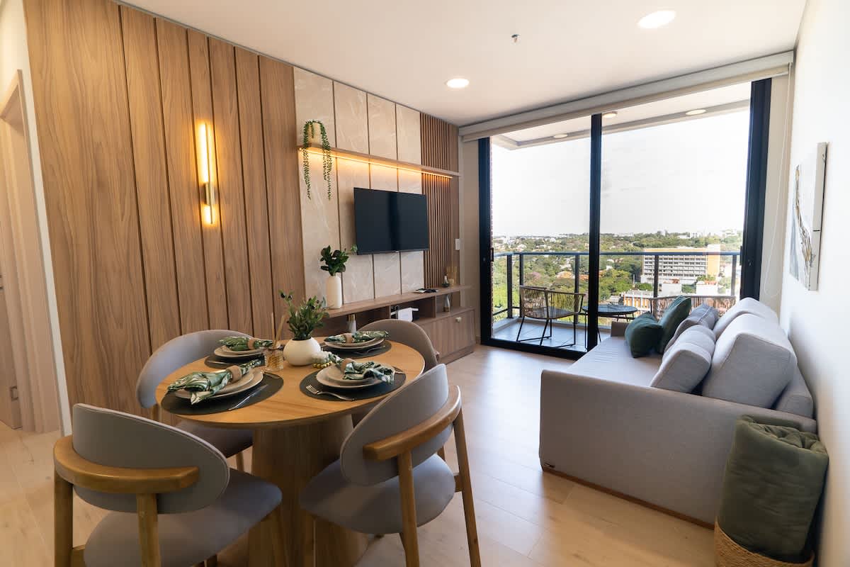 b4b14c7a 0a96 4f luK1W