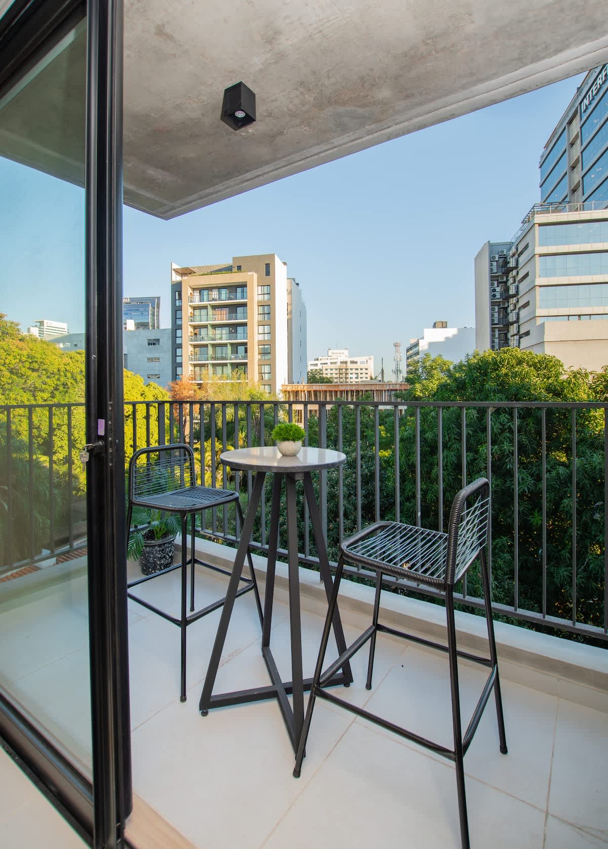 d8200b8d 5b94 4b nqimO