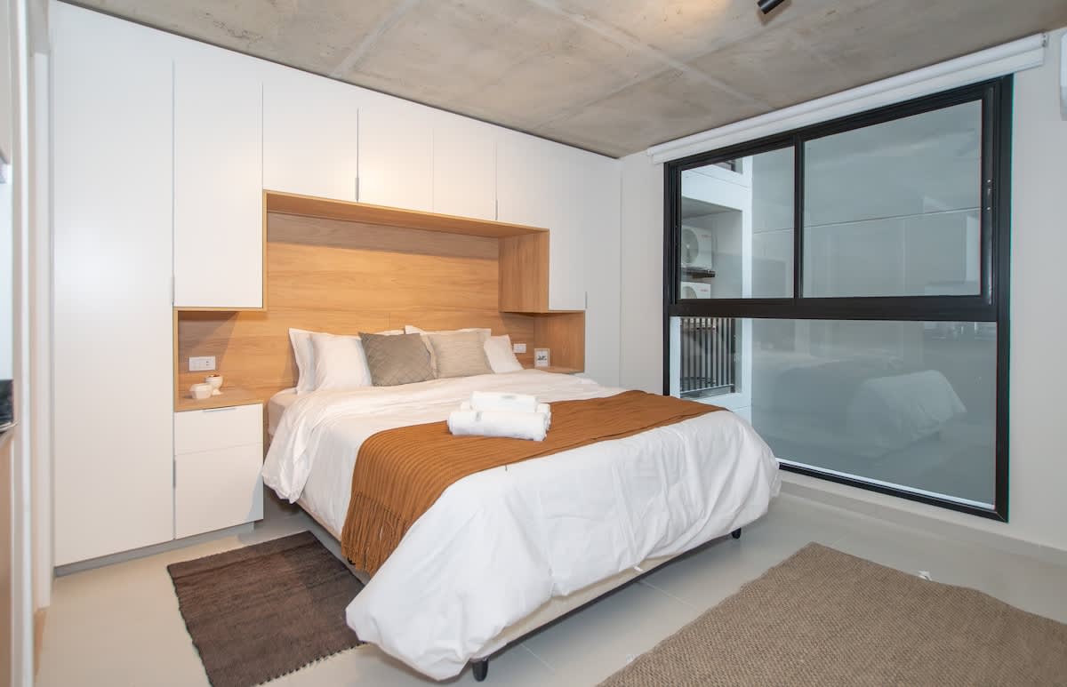 ba735f14 aa7f 4a HUQYT