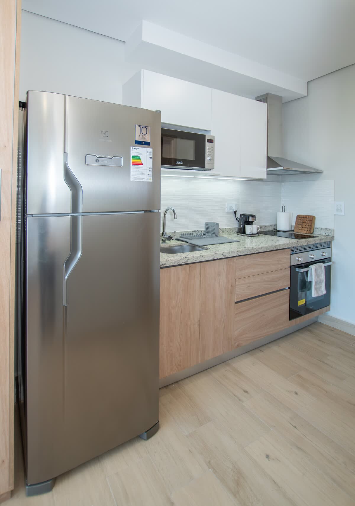 3efb6bf5 063e 46 jANiY