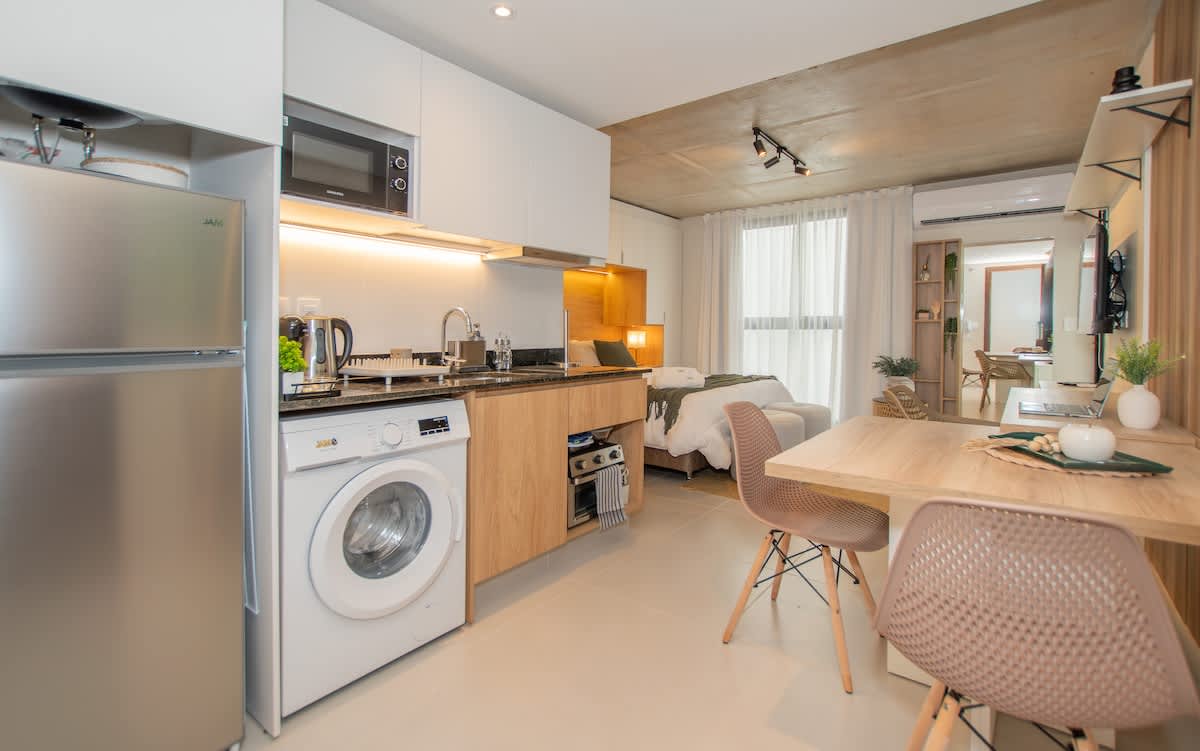 Trendy Studio Near Malls w/ Pool, Gym & BBQ