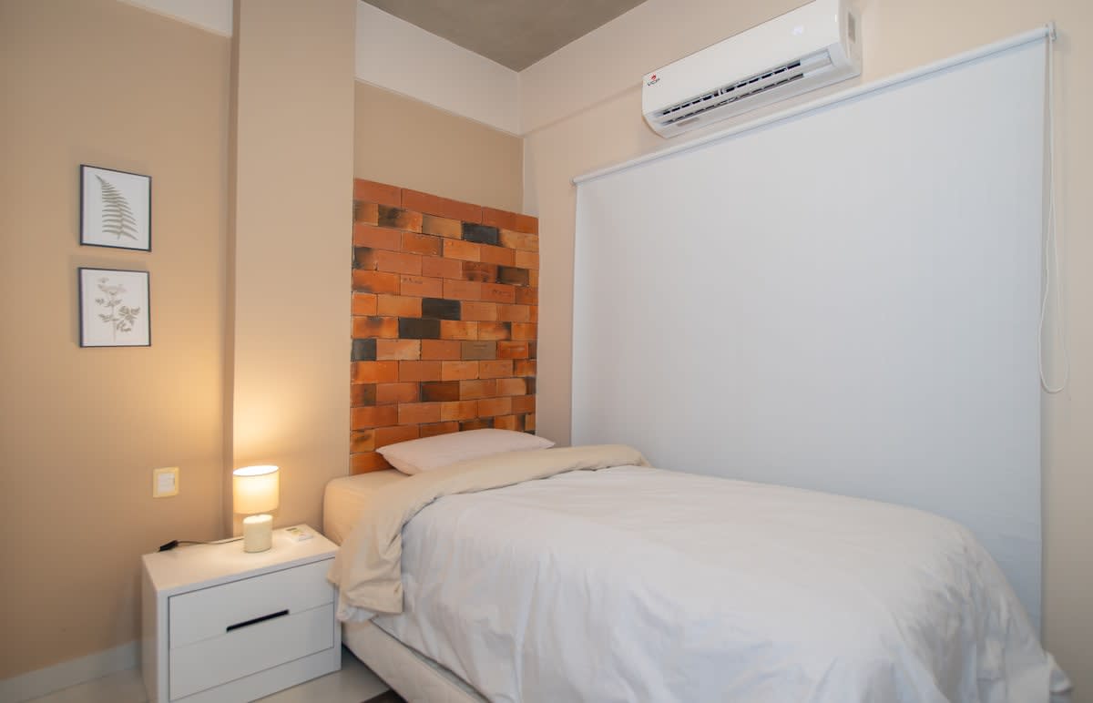 943ae792 ae0a 45 LJ1Zv