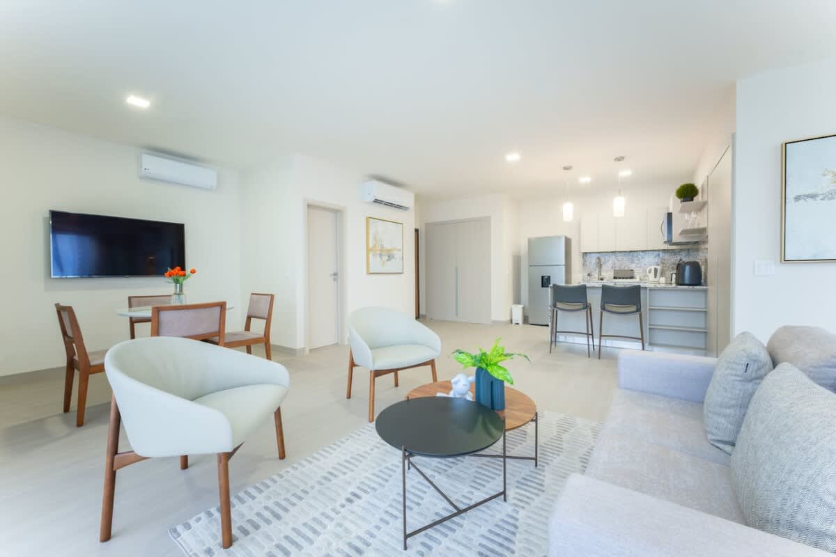 a71c449e 160b 4c uLRm8