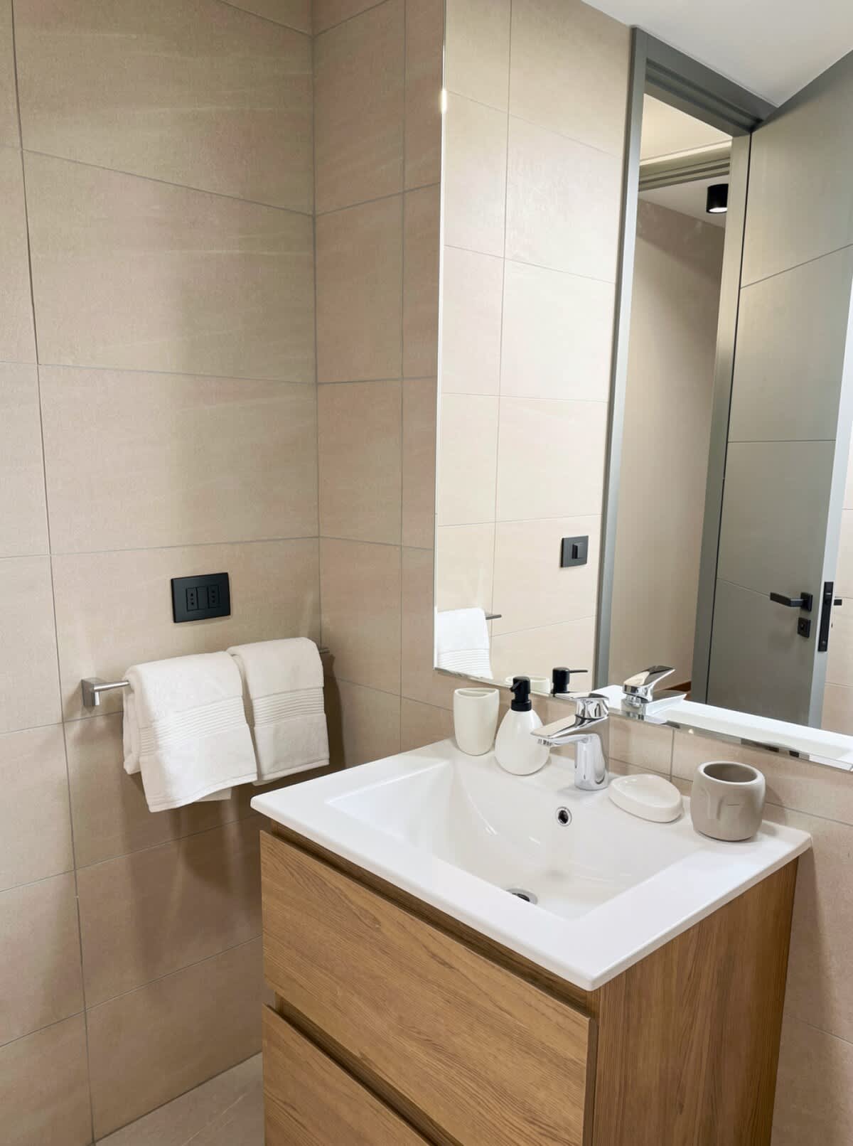 0ac7f5a3 48ed 49 d5tH0