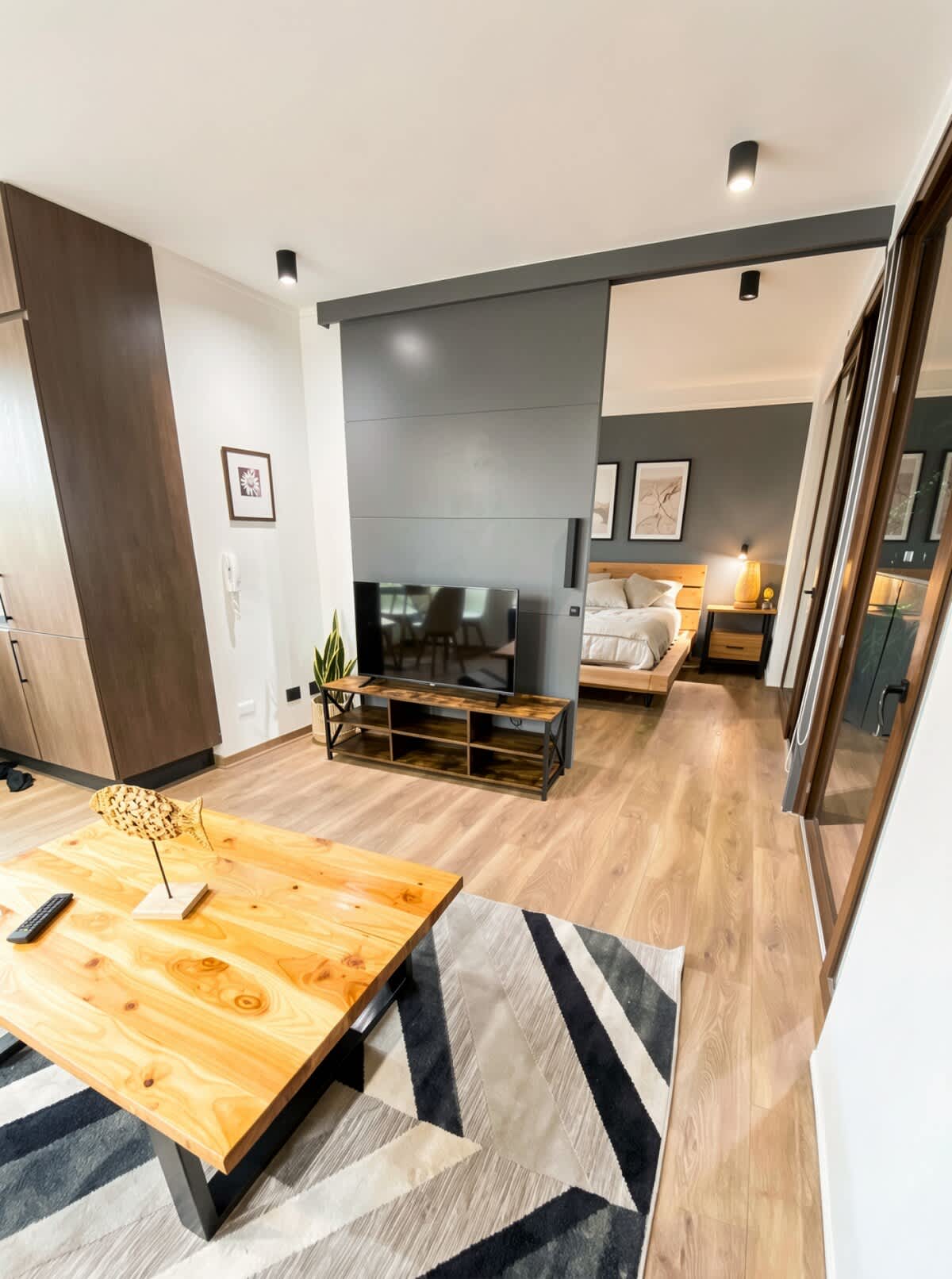 55d568b6 6a98 45 5JaNT