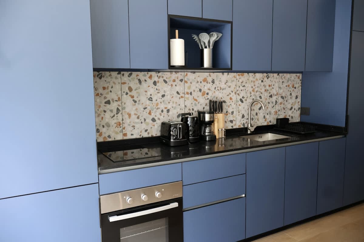 52cddfb6 43ad 48 LgAAg