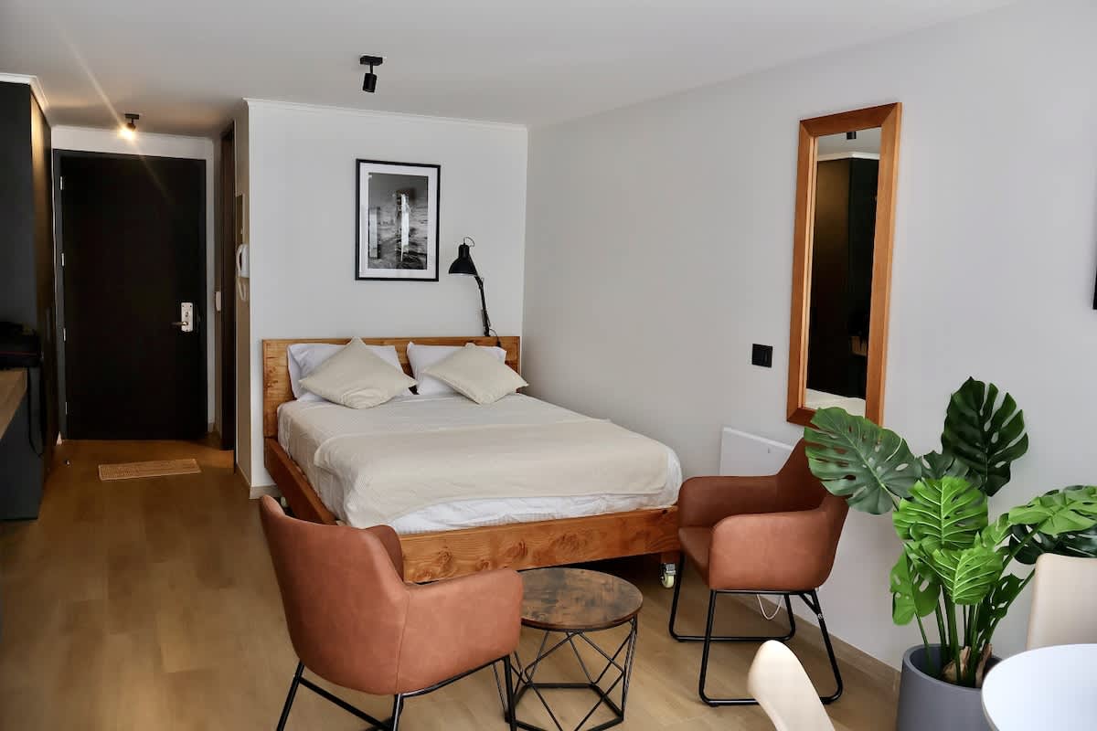 f6832c9b a7eb 4a OfPtv