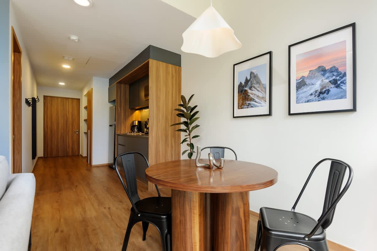 3023d52c 6566 4a yG BB