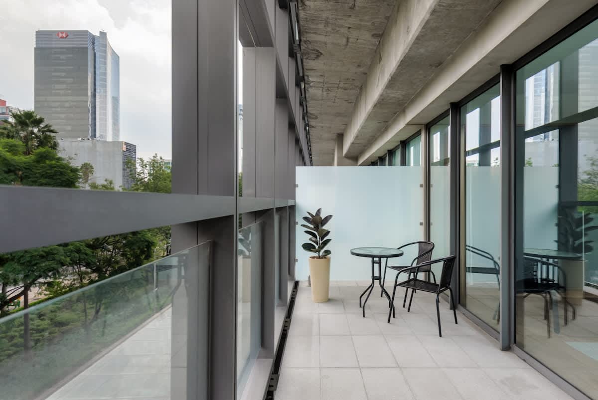 f6684f0a ea74 4b WQIH0