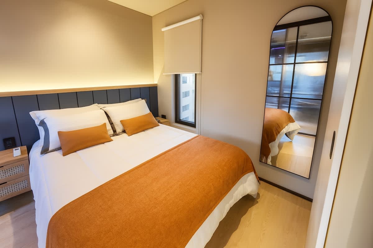 c16f09c8 4cc8 49 CDq5q