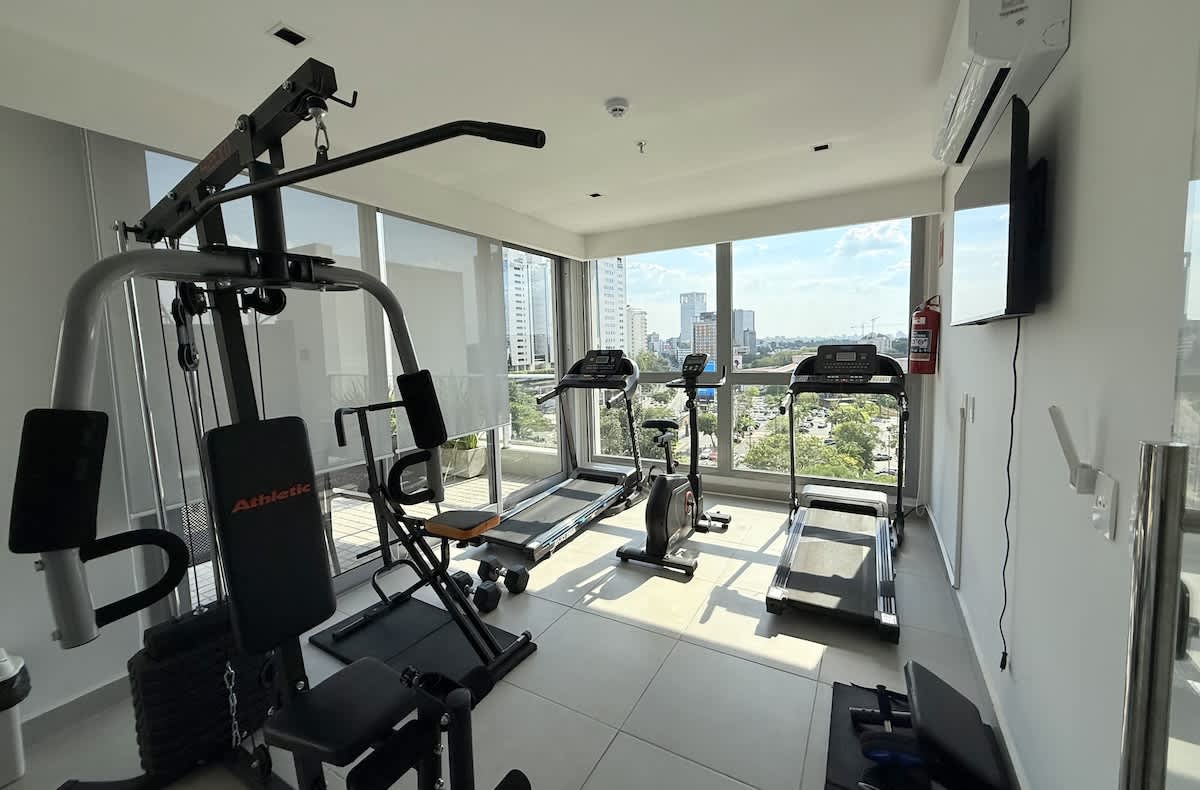 425b498e 8437 4d J j E