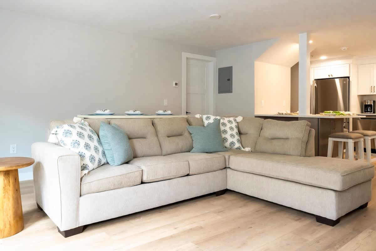 NEW! Heart of downtown 2bed 2bath — Newport, RI — vacation rental