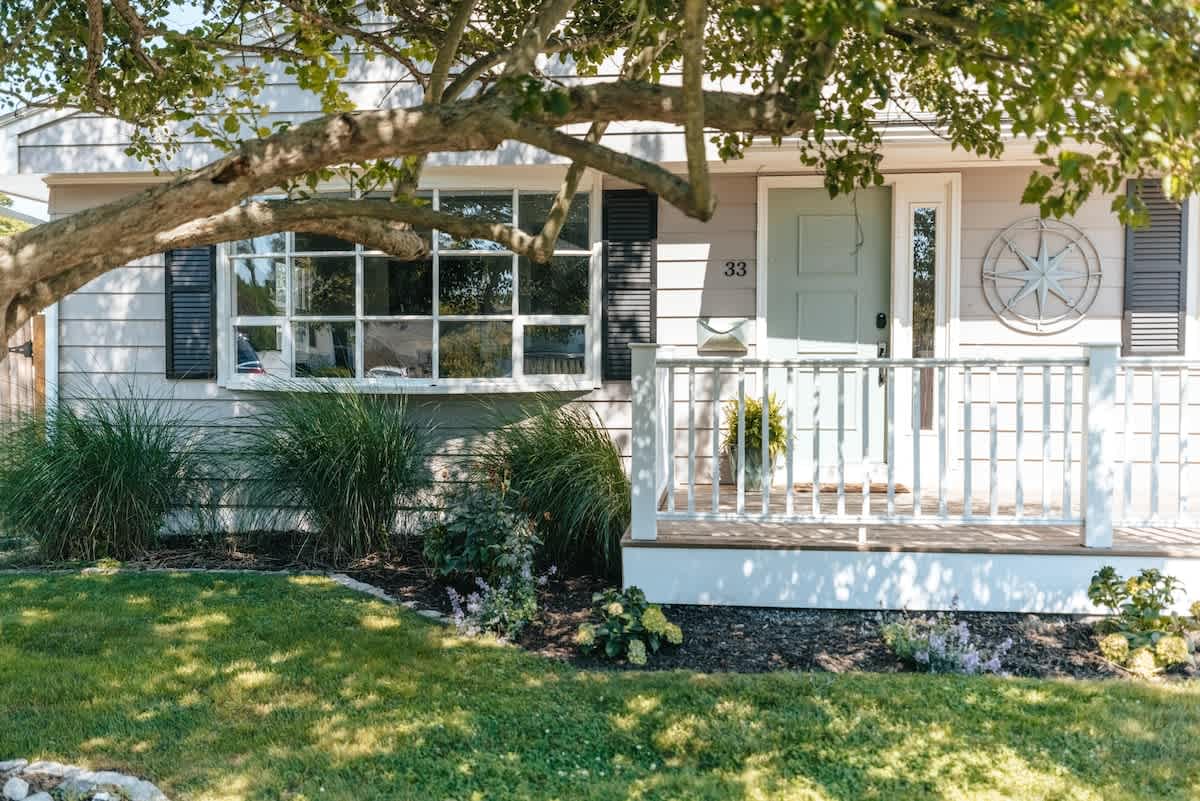 5 mins to Beaches, Newport Renovated 5bed 3bath — Middletown, RI — vacation rental