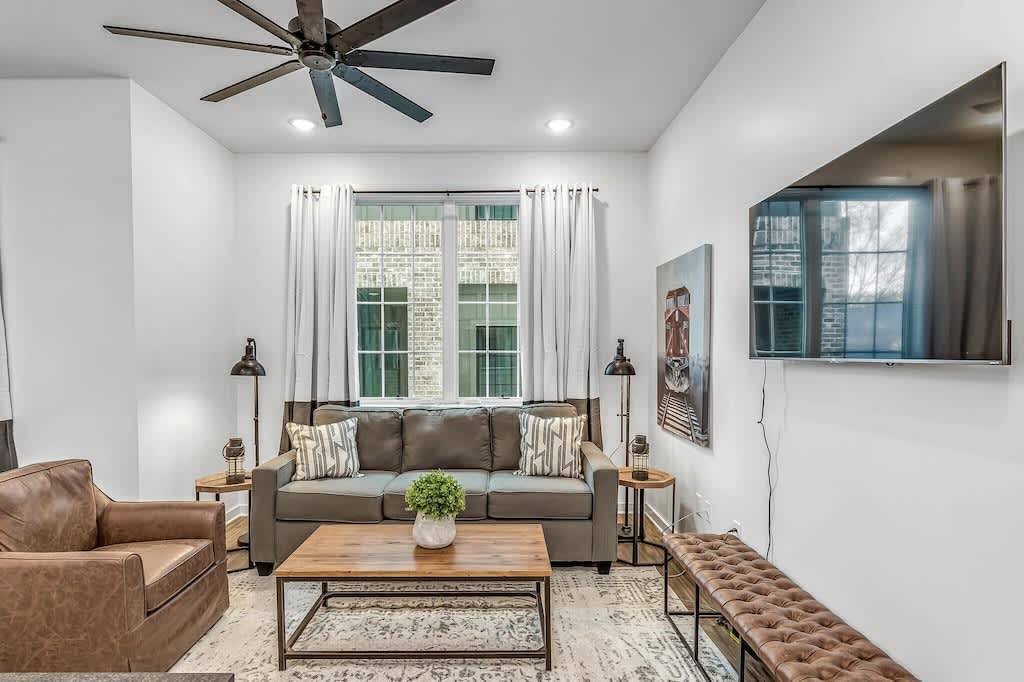 Highland Station • Rooftop Views • Sleeps 14 — Nashville, TN — vacation rental