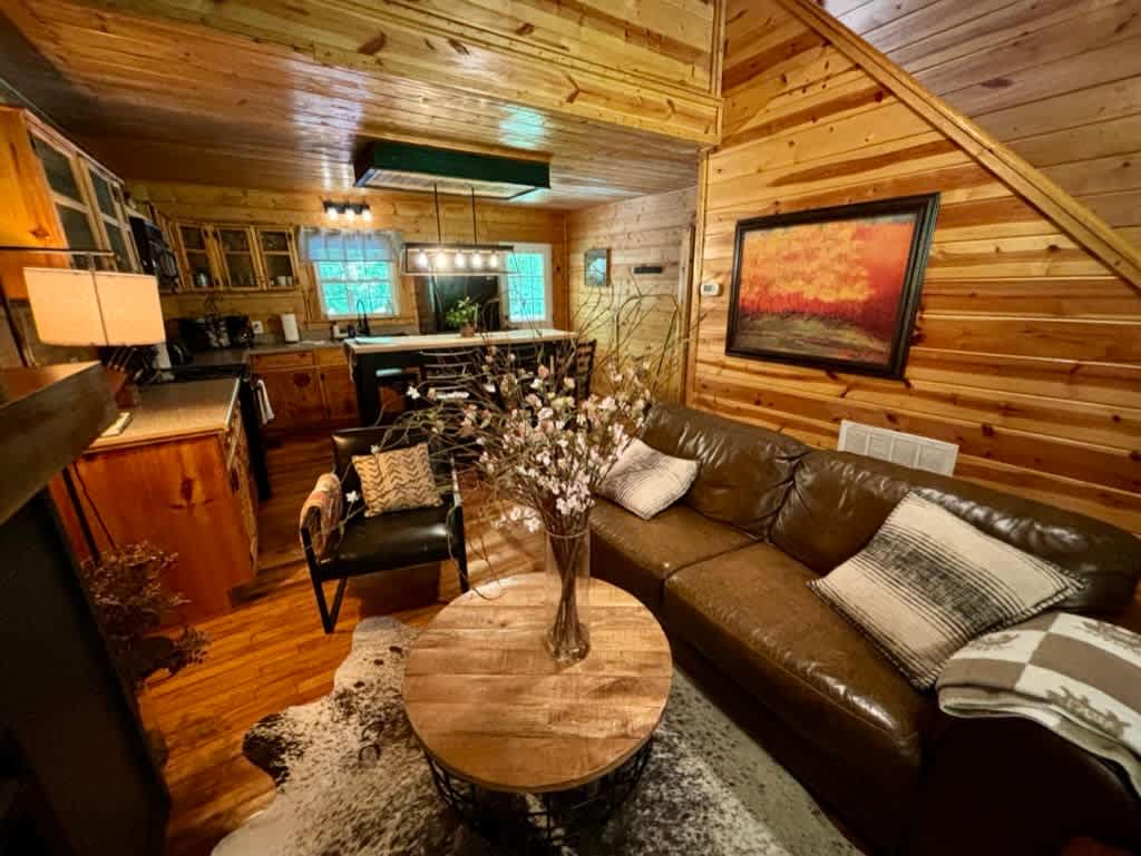 Creekside Cabin • Hot Tub, Firepit & Views — Cosby, TN — vacation rental