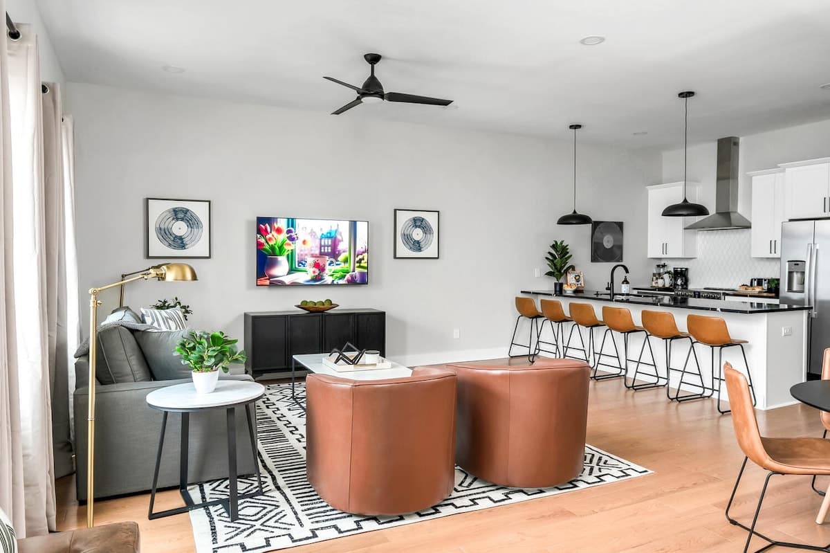 Nashville Retreat • Rooftop • Sleeps 12 — Nashville, TN — vacation rental