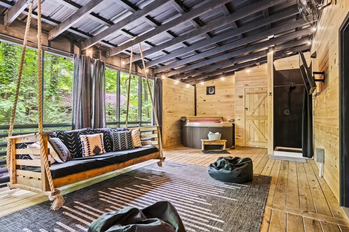 Romantic Smoky Mountain Getaway • Blackbear Lodge — Cosby, TN — vacation rental