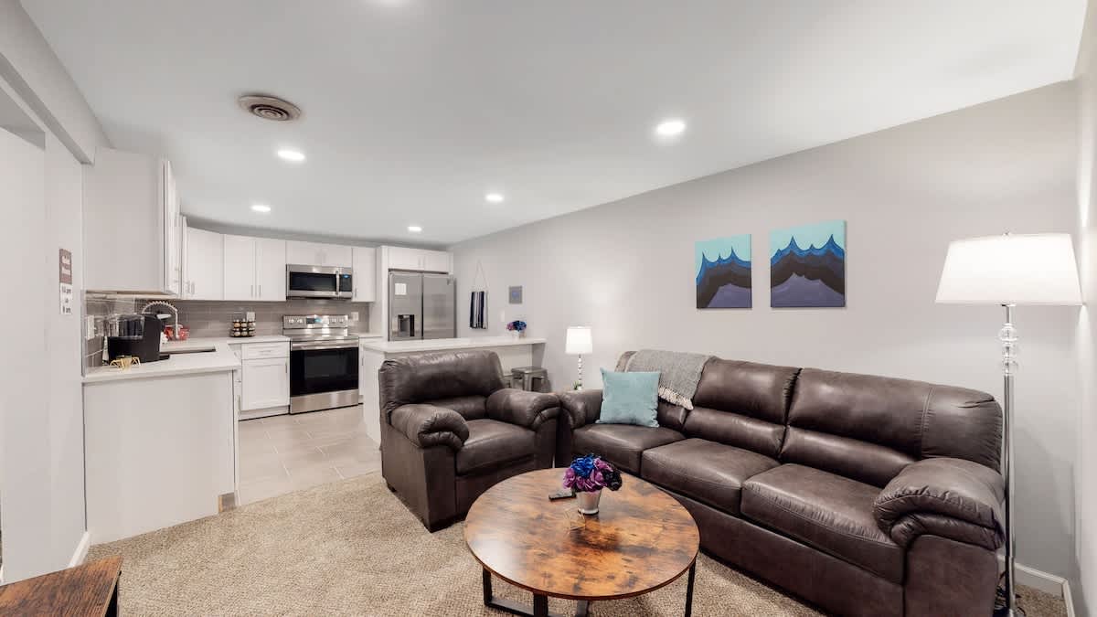 Spacious 2-King-Bed Lower Unit in Denver