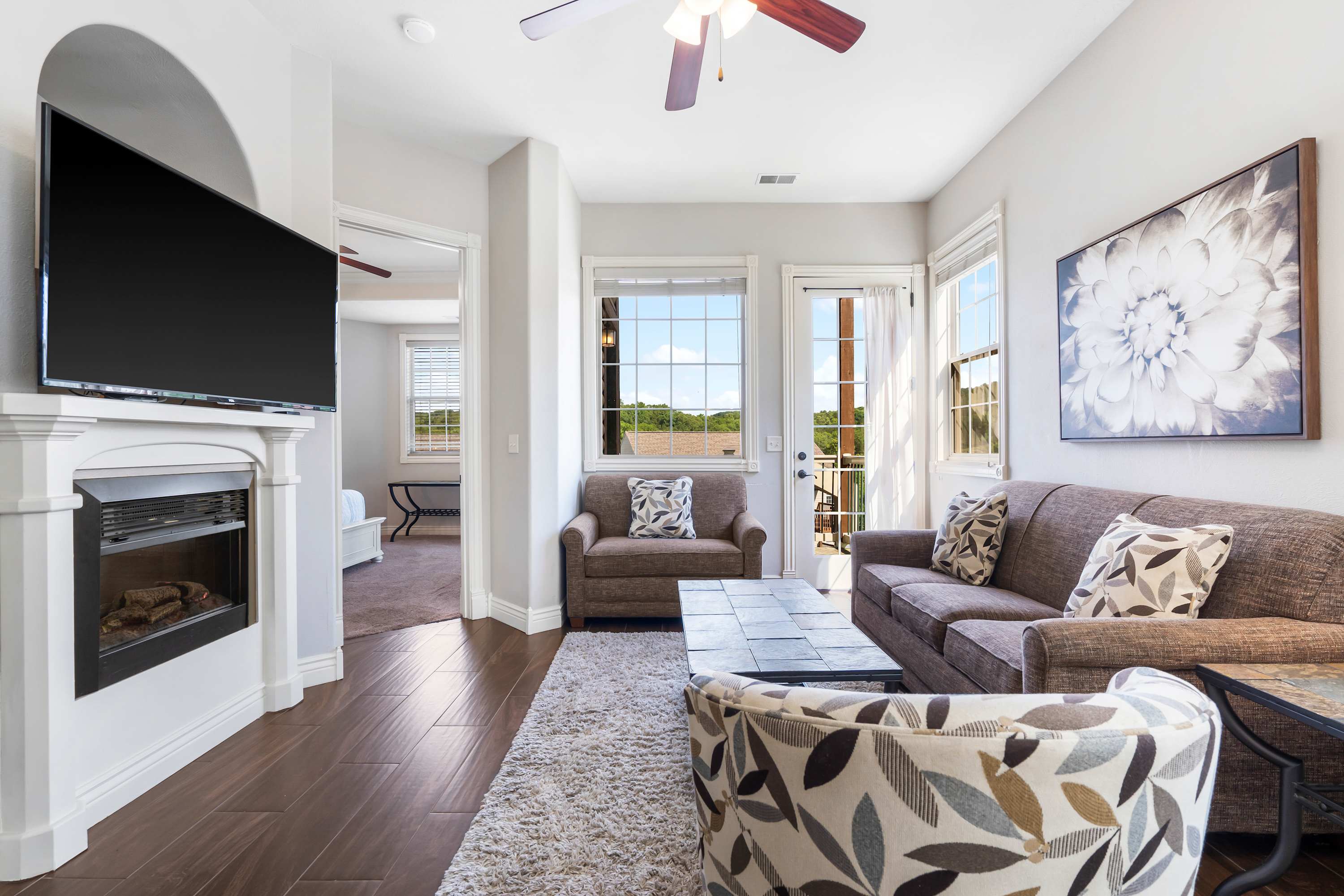 Blue Bird by Lake Escape - Near Silver Dollar City